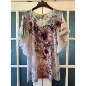 STUDIO GEM Q. FLORAL FLUTTER SLEEVE BLOUSE WITH RHINESTONE DETAILING 💜💎